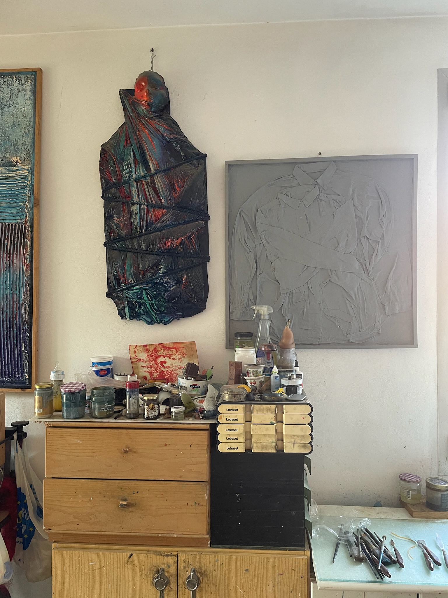Casa Montico 51 - Tavolo tecnico - materiali per il lavoro artistico