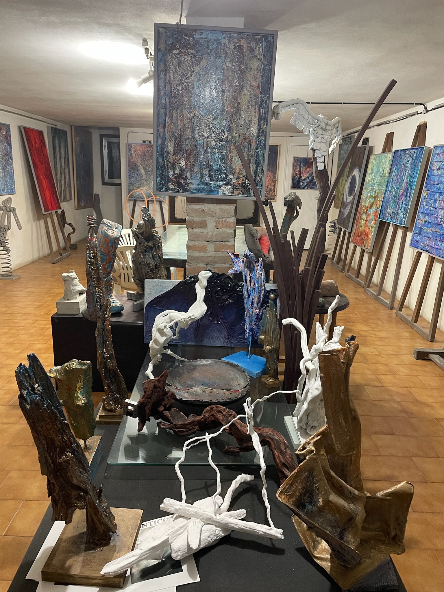 Casa Montico 53 - Centro atelier - strumenti, sedute e sculture